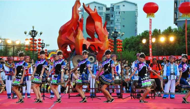 Tujia ethnic group singing and dancing performance