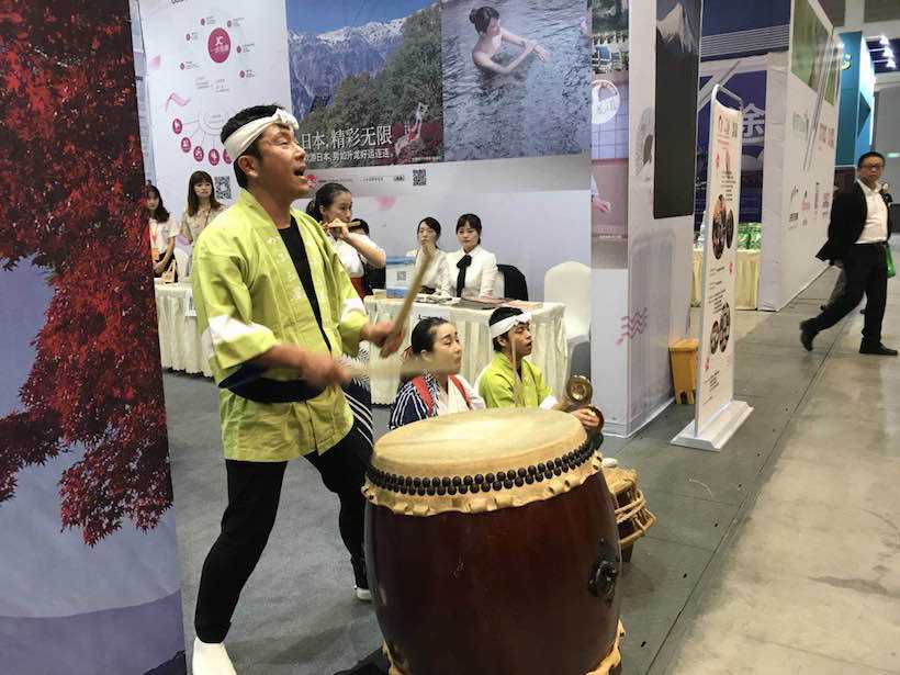 Consulate General of Japan in Chongqing presents taiko drum performance in the Pavilion of Japan.