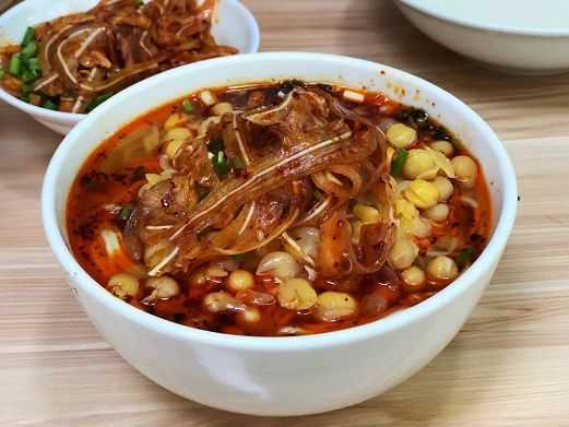 Kaibantian-Zhu’erduo-Noodles-pigs-ear