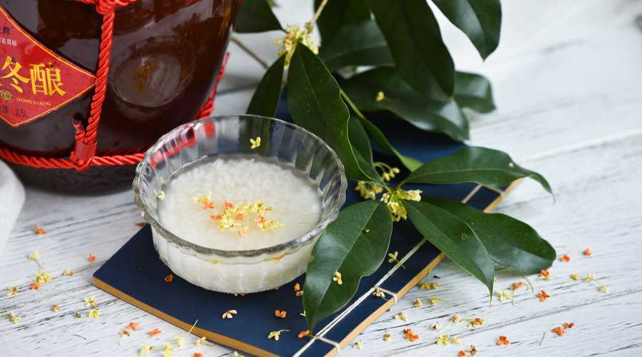 The-Osmanthus-Fragrans-Is-Inundated-with-the-Air-in-Chongqing-alcoho