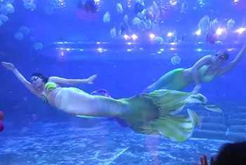 How She Moves: Russian Mermaid in Chongqing