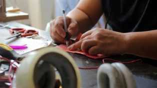 Chongqing Craftsman: Take 3 Years to Make a Nice Bow