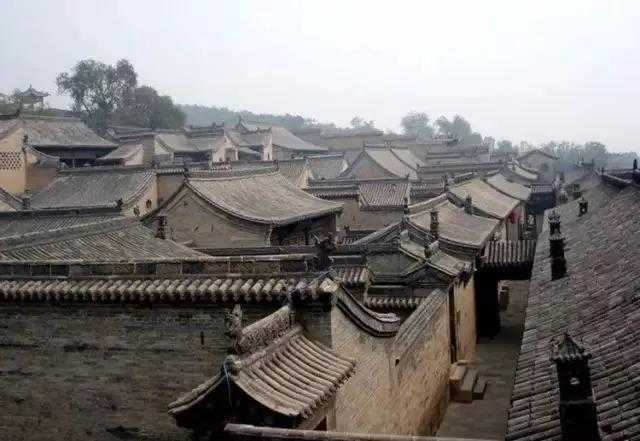 Chen Wanbao Manor which was built in Qing Dynasty ( more than 100 years ago)