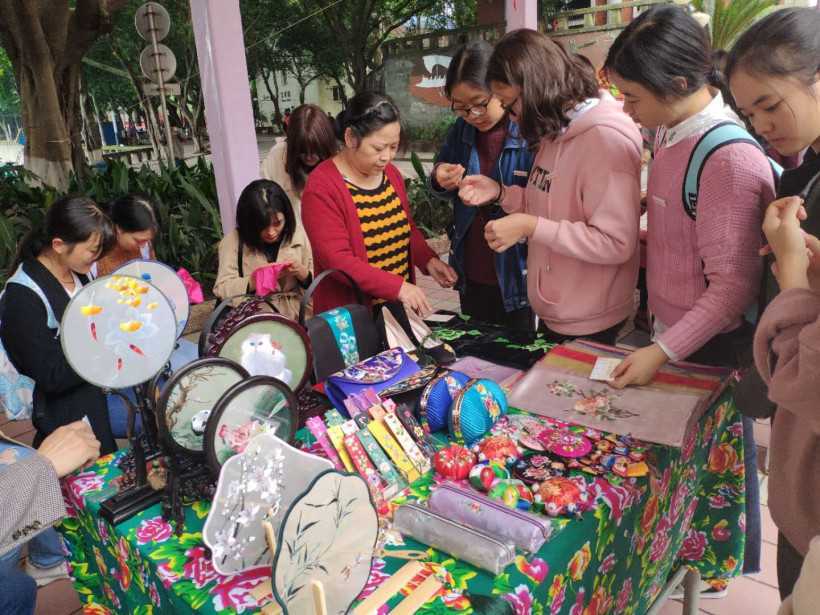 Double-Ninth-Festival-in-Chongqing