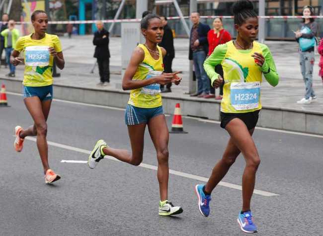 China's Most Beautiful Marathon Held in Chongqing