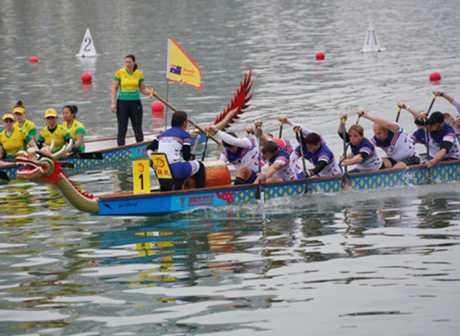 Chinese Team Won International Dragon Boat Competition
