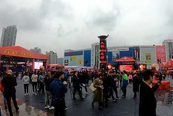 Vlog: Follow Parker to Chongqing Hotpot Festival