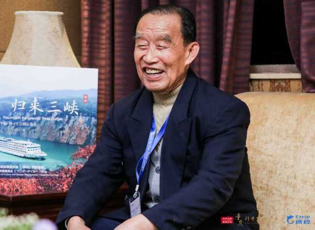 Back to the Three Gorges: Father and Son Witnessed Huge Changes During Past Decades