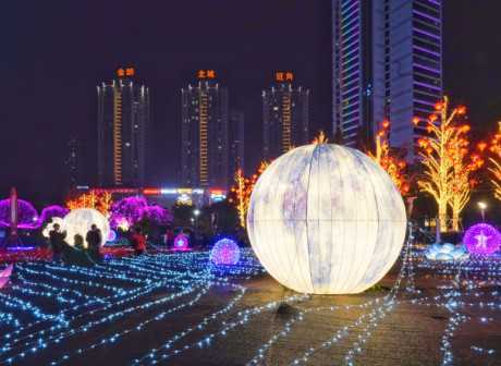 Gorgeous! Lights for Spring Festival Glowing in Chongqing Downtown