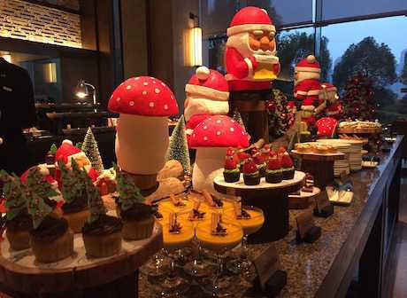 Regent Chongqing is in the Spirit of Christmas