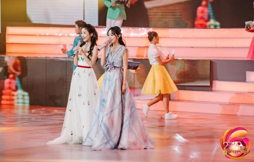 Chongqing-Chines-New-Year-Gala-recording-actresses