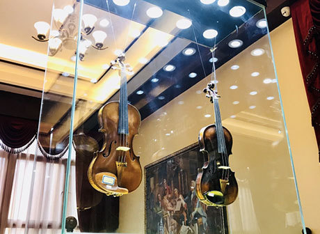 World Biggest Violin Museum Opens in Chongqing