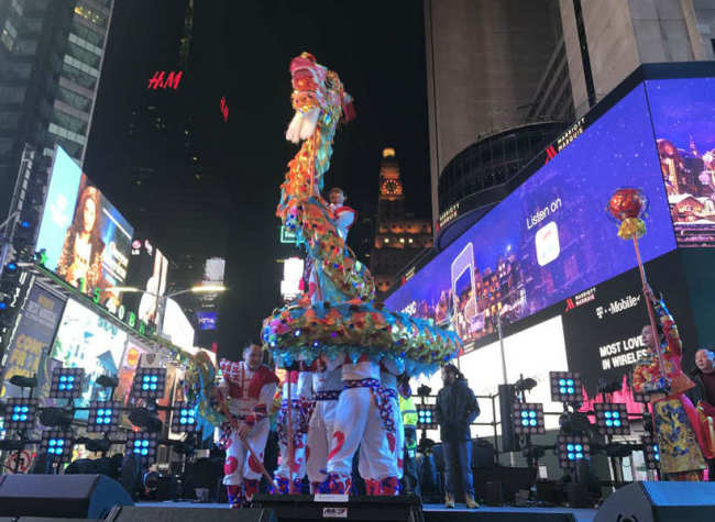 Chongqing's Tongliang Dragon Dance Stunning the World in Times Square