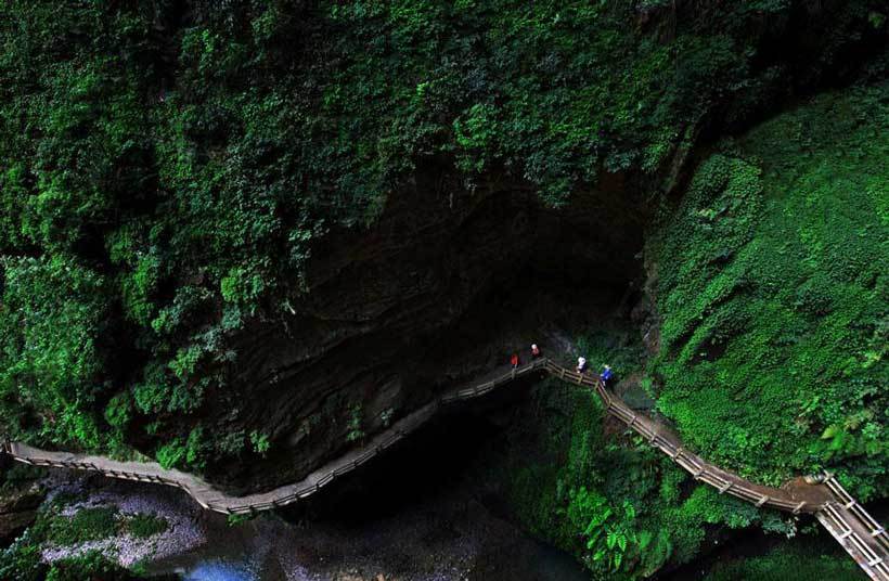 Wulong-Tiankeng-Difeng-Nature-Reserve-footpath