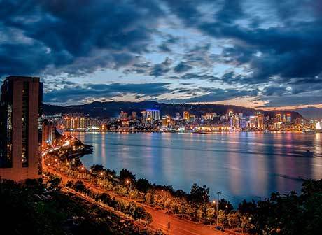 Seven-Day Trip Along the Yangtze River