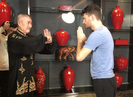 DOTA Players Learn Chinese Kung Fu  in Chongqing