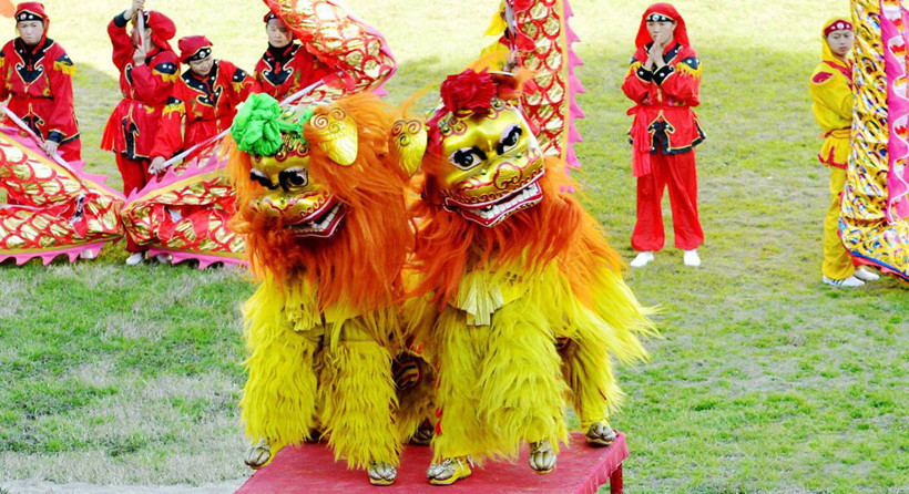 Lantern-Festival-lion-dance