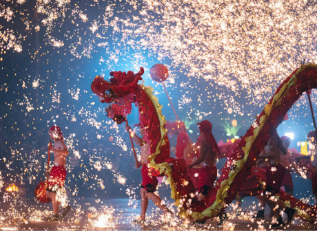 Mark the Chinese Lantern Festival with Fire Dragon Dance
