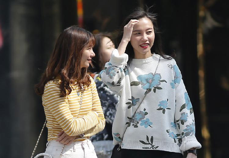 Fashion of Chongqing People in Spring 