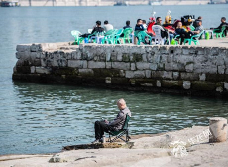 Enjoy the Happiness of Spring Breeze