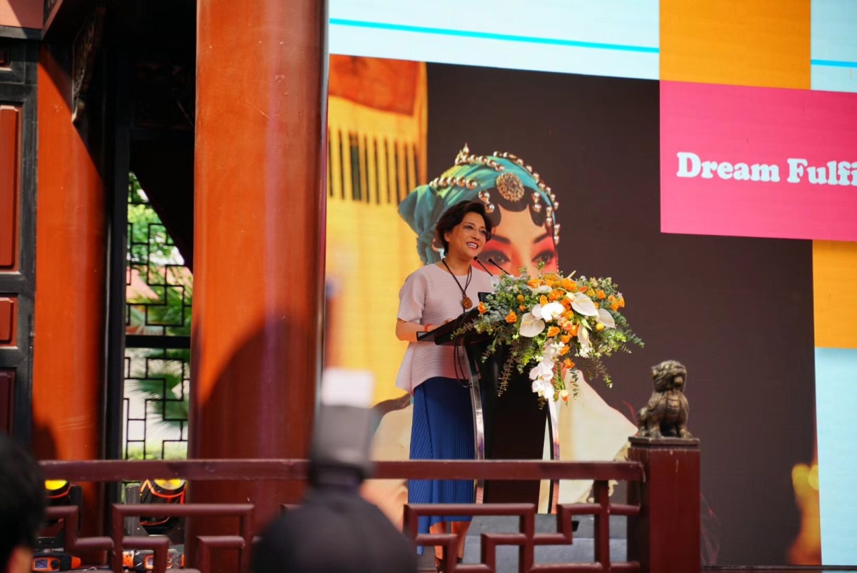 Mr. Koen Sizoo, the Consul-General of the Kingdom of the Netherlands in Chongqing