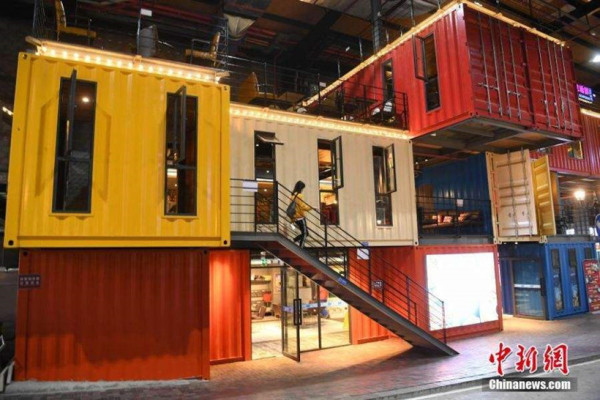 The world's incredible shipping container restaurants