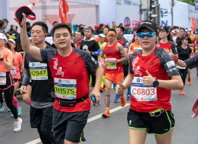 A Sports Fest - 30000 Runners Joined Chongqing International Marathon