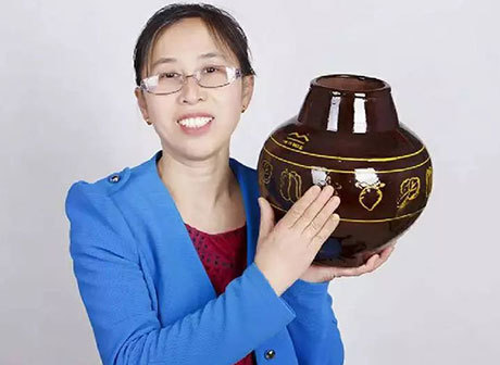 Live Streaming of Traditional Homemade Products Brought Her an Annual Turnover of RMB 1 Million
