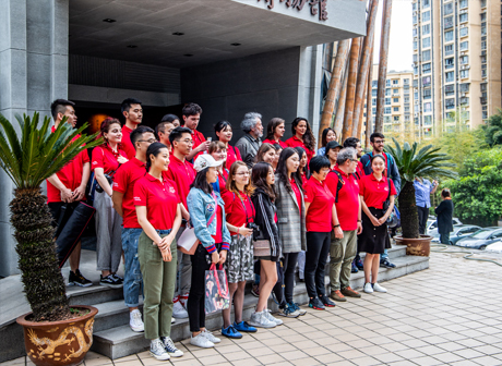 Looking China Participants on Cultural Experience Trip in Chongqing's Beibei District