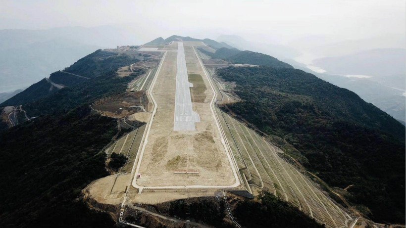 test-flight-airport