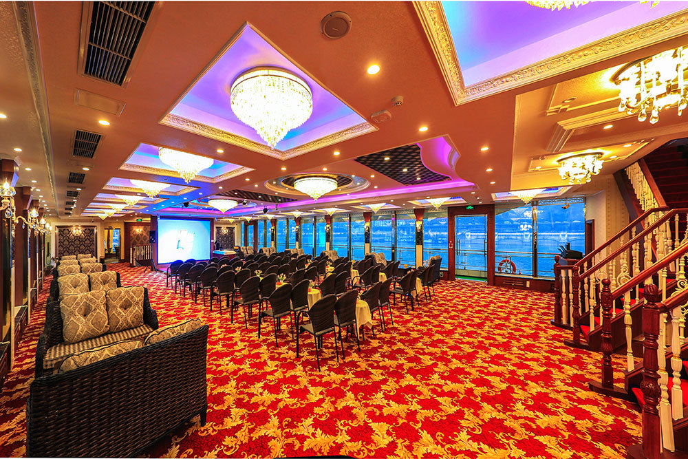 two-river-cruise-hall