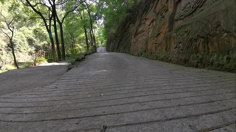 Nanshan-Mountain-road