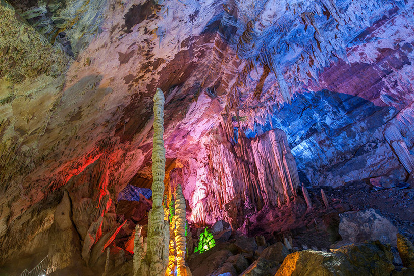 Scenic-Spots-Furong-Cave