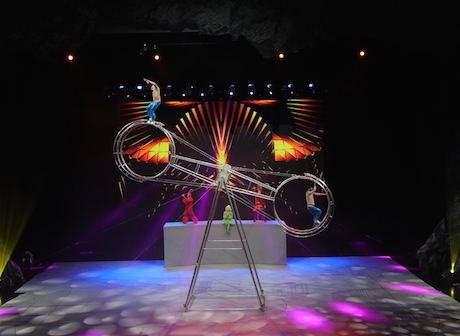 A Wonderful Acrobatic Show will Present in Chongqing from This Sunday
