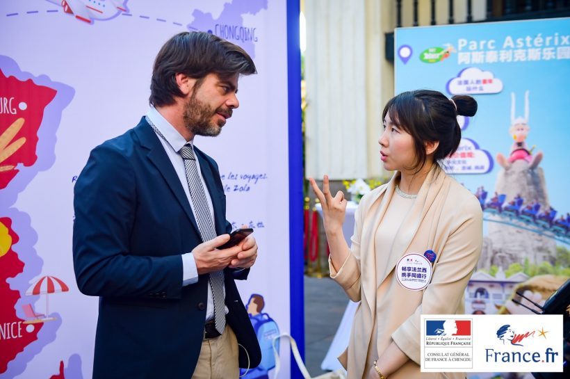 Boris Viallet (left), the officer from Atout France, accepted iChongqing`s interview