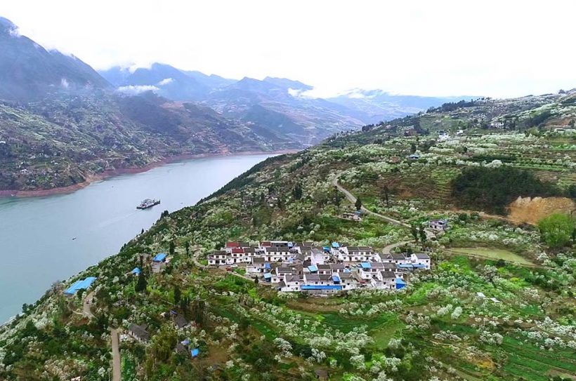 County along the Yangtze River