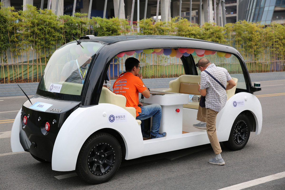 Autonomous-Driving-tour-car