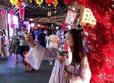 Almost 12 Million Tourists Flock to Chongqing During Mid-Autumn Festival