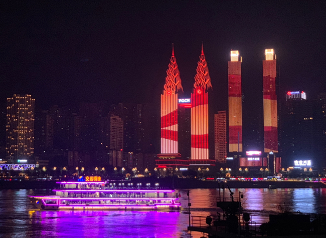 Twin Towers Light Show on Nanbin Road Made Its Debut