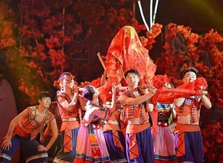 The 13th Wushan International Red Leaf Festival Opens