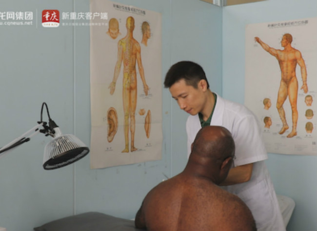 CQ Doctors' Foreign Aid Diaries | Fan Zhengpeng: silver needles let me popular