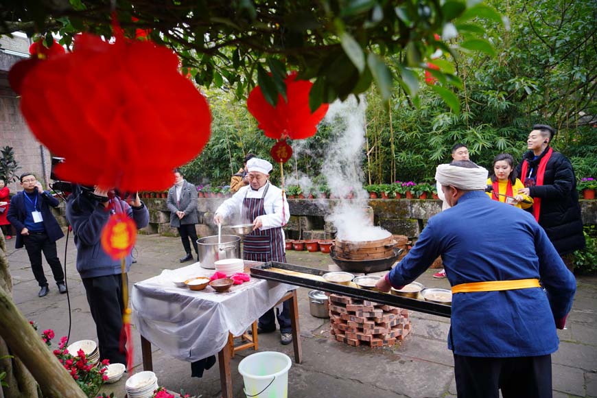 1,000-meter-long feast