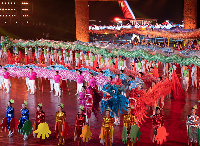 Tongliang Dragon Dance to Celebrate the Chinese New Year as the Traditional Folk Culture