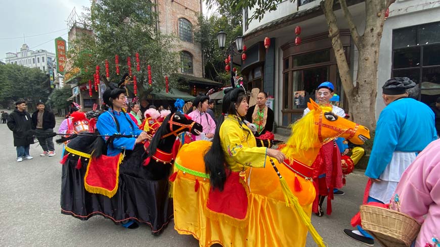 dancing-with-bamboo-horses