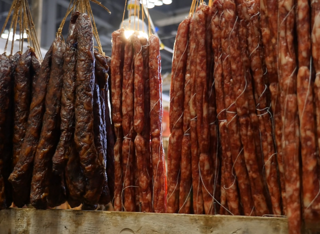 Shopping for Spring Festival at the New Year Farmer's Market