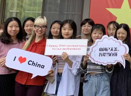 Living with COVID③ Olga, Russian Professor: Beibei Chongqing is My Home, So I Won't Leave