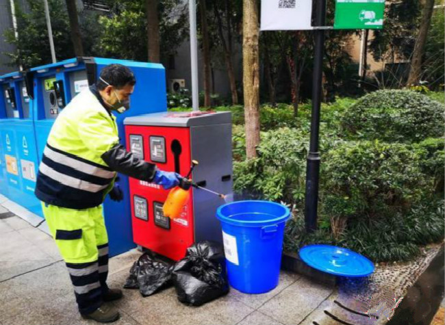 How Does Chongqing Dispose of Discarded Masks During the Coronavirus Outbreak?