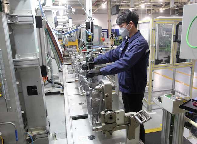 Chongqing-Based Enterprises Resume Production and Work After an Extended Holiday