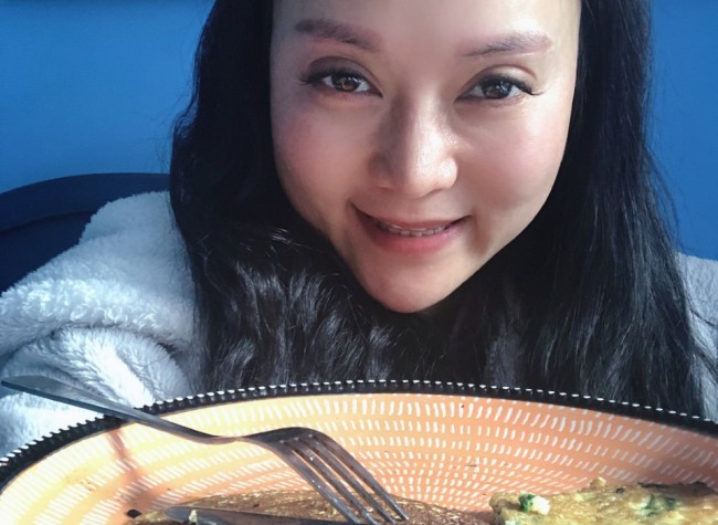 Feb. 14, Breakfast in Bed (A Canadian's Diary Inside Chongqing During the COVID-19 Home Quarantine)