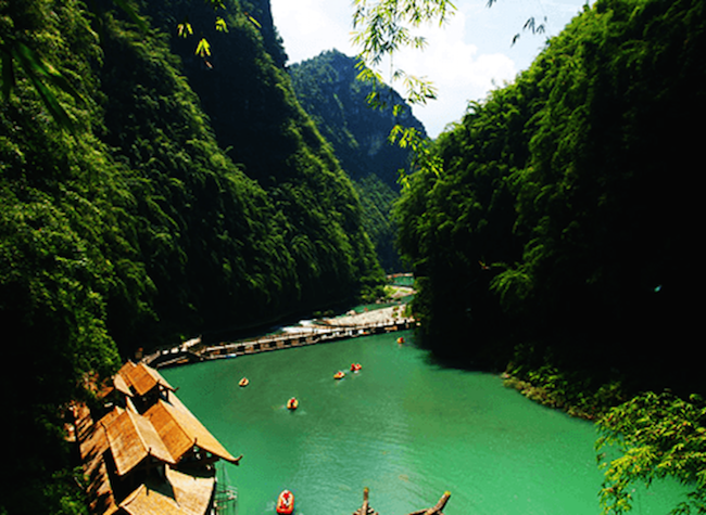 Industrial Leaders Cooperate to Stimulate Tourism in Chongqing